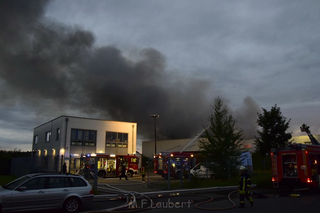 Grossbrand Halle Troisdorf Kriegsdorf Junkersring P354.JPG - Miklos Laubert